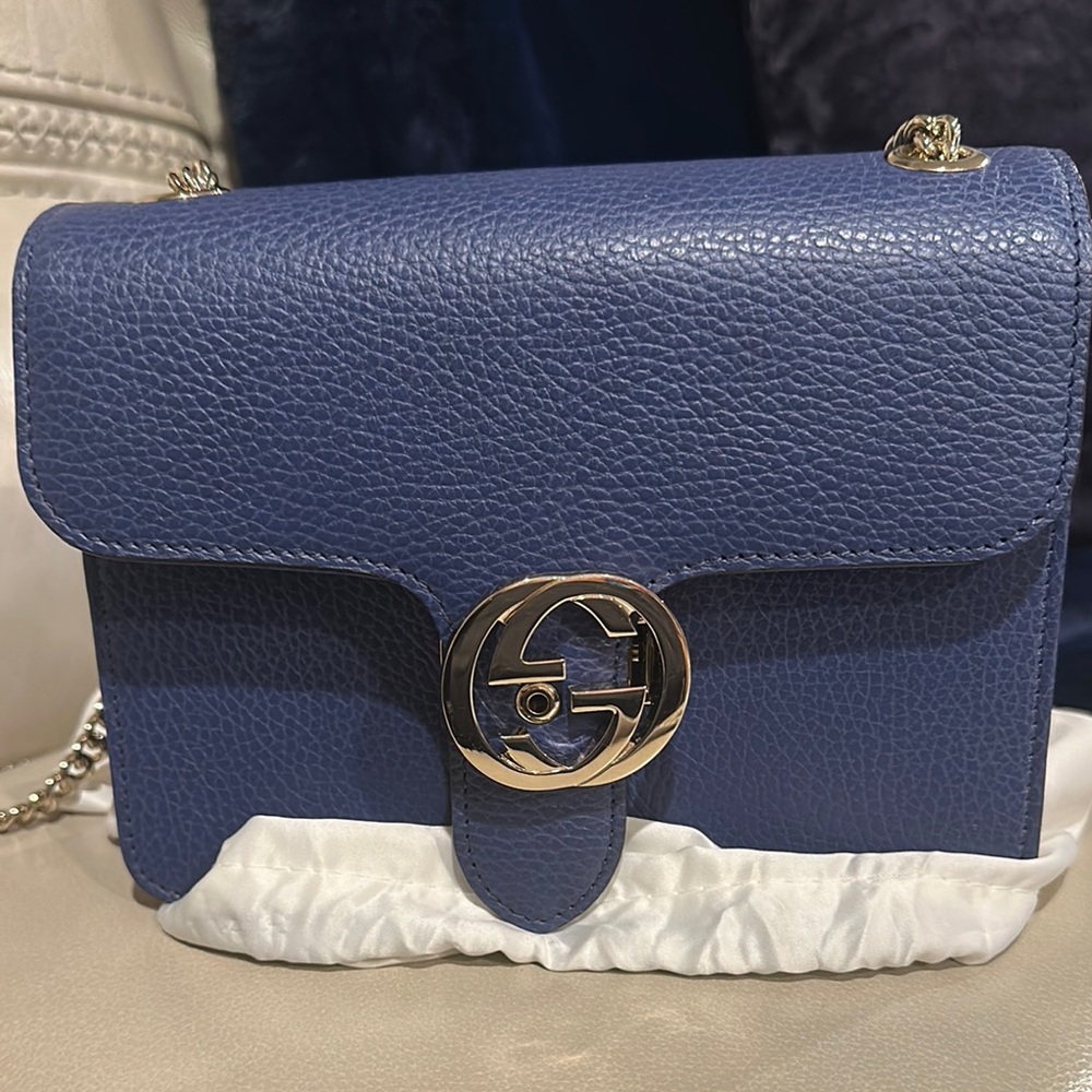 Beautiful Gucci Blue Leather Chain Shoulder Bag